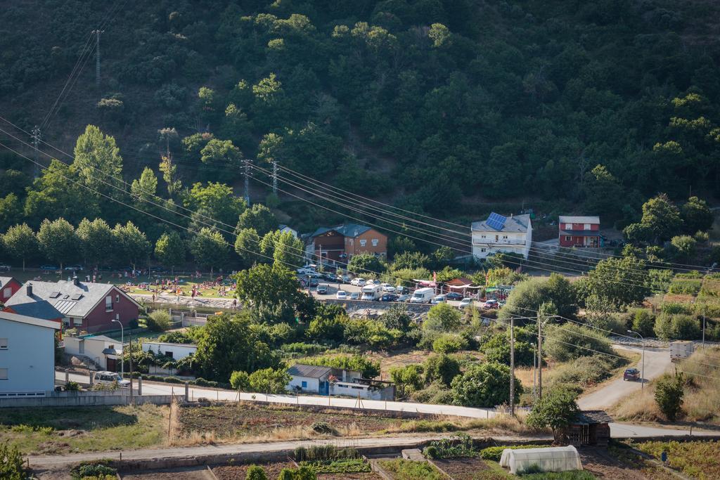 Hostal Tres Campanas Villafranca Del Bierzo Eksteriør bilde